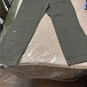 Eddie Bauer women’s Dark Brown Cargo Pants